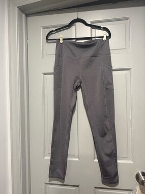 Women’s High-Rise Gray Leggings with Side Pockets